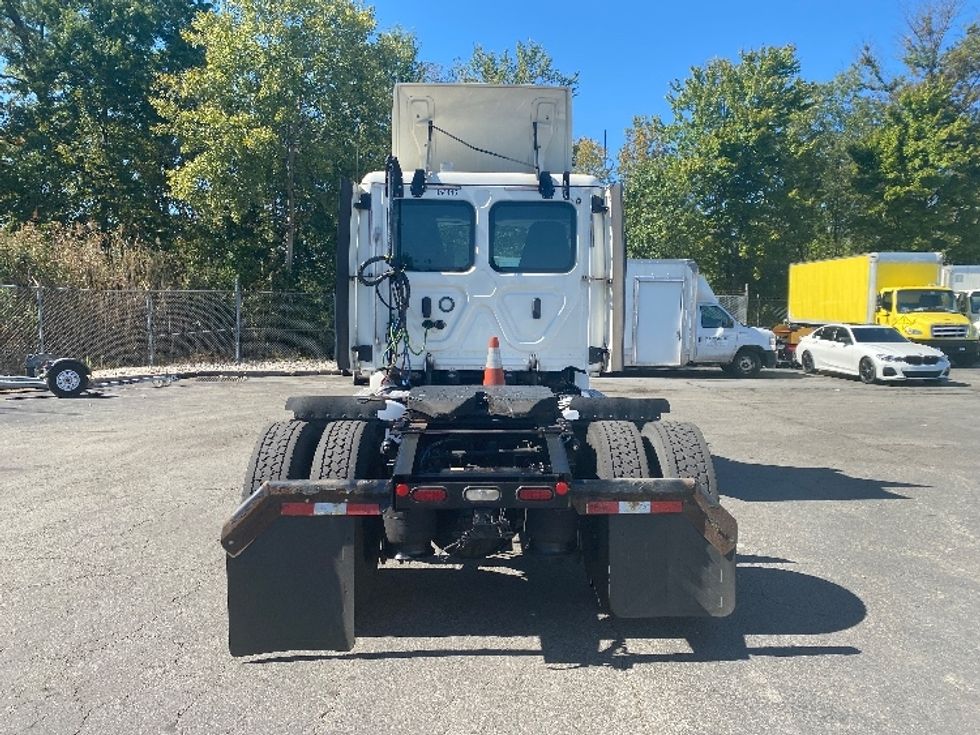 Day Cab Tractor-Heavy Duty Tractors-Freightliner-2020-T12642ST-Parsippany-NJ-391,297\n\t\tmiles-$ 38,000 - Image 6
