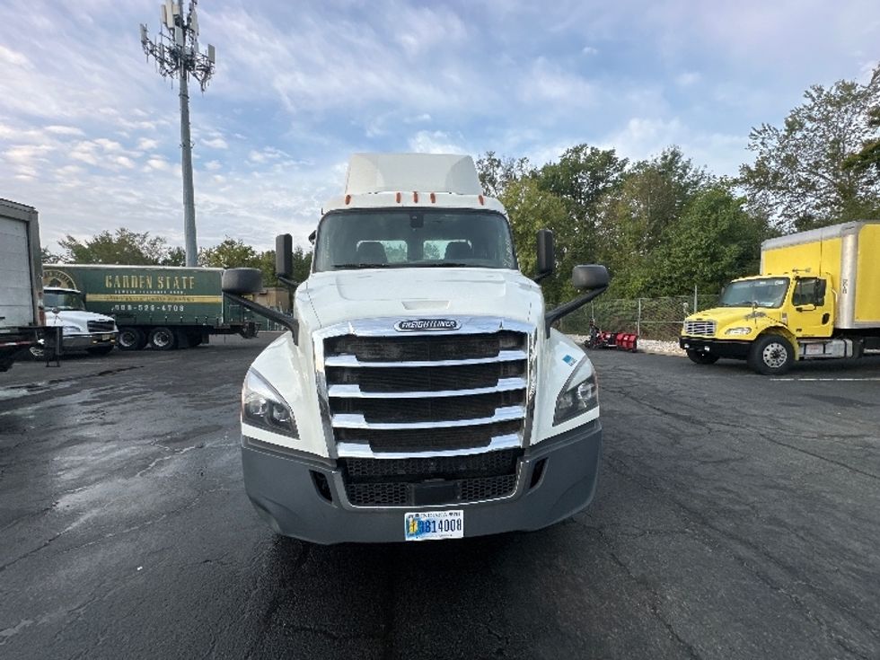 Day Cab Tractor-Heavy Duty Tractors-Freightliner-2020-T12642ST-Parsippany-NJ-499,398\n\t\tmiles-$ 31,500 - Image 2