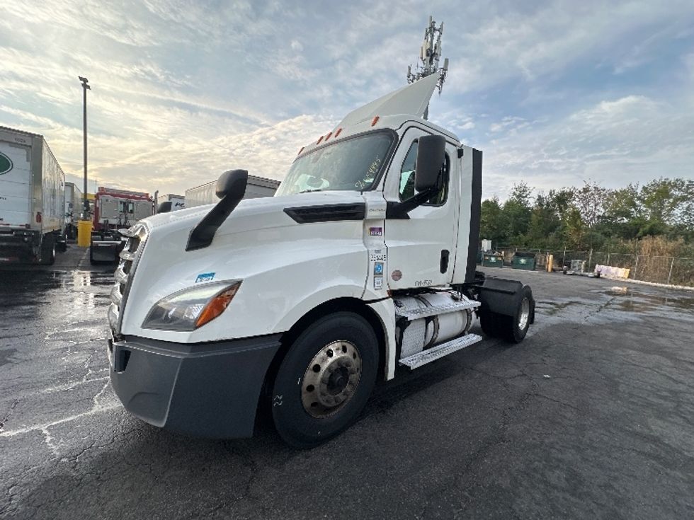 Day Cab Tractor-Heavy Duty Tractors-Freightliner-2020-T12642ST-Parsippany-NJ-499,398\n\t\tmiles-$ 31,500 - Image 3
