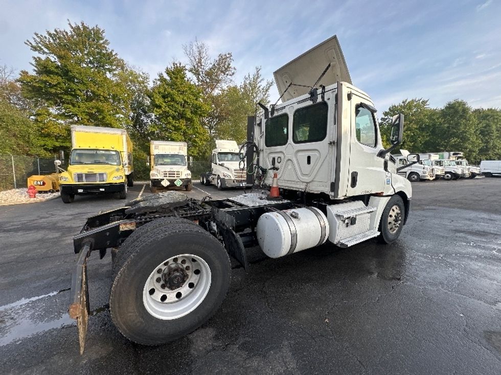Day Cab Tractor-Heavy Duty Tractors-Freightliner-2020-T12642ST-Parsippany-NJ-499,398\n\t\tmiles-$ 31,500 - Image 7