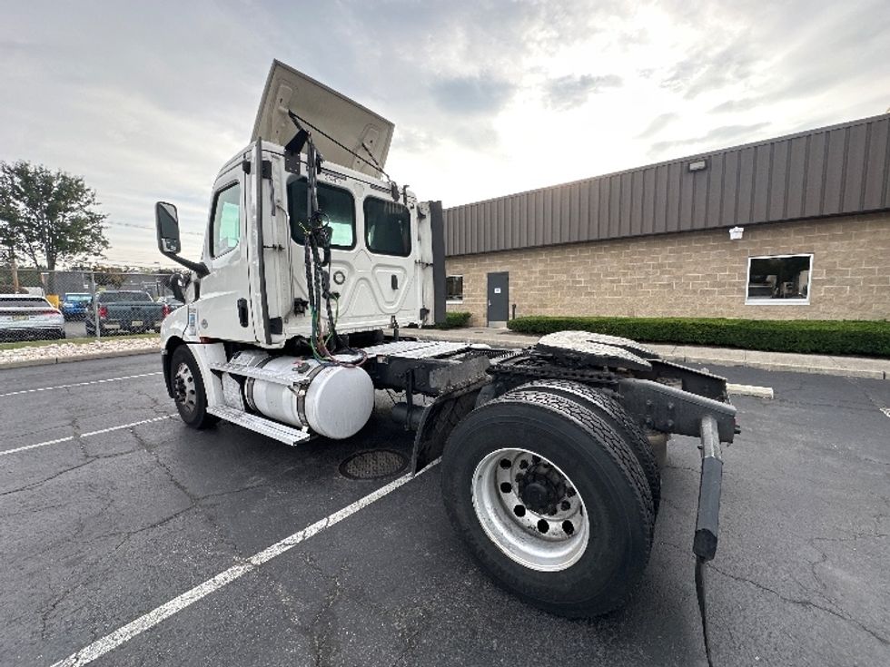 Day Cab Tractor-Heavy Duty Tractors-Freightliner-2020-T12642ST-Parsippany-NJ-516,533\n\t\tmiles-$ 30,250 - Image 5