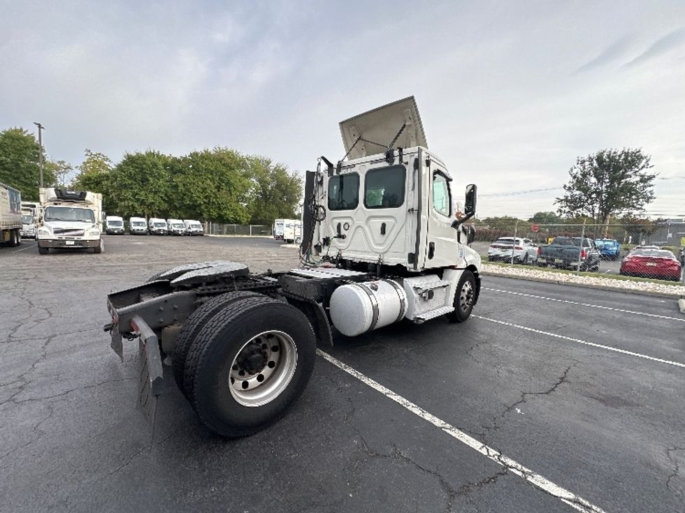 Day Cab Tractor-Heavy Duty Tractors-Freightliner-2020-T12642ST-Parsippany-NJ-516,533\n\t\tmiles-$ 30,250 - Image 7