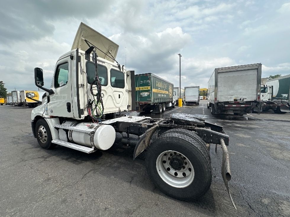 Day Cab Tractor-Heavy Duty Tractors-Freightliner-2020-T12642ST-Parsippany-NJ-517,231\n\t\tmiles-$ 30,250 - Image 5