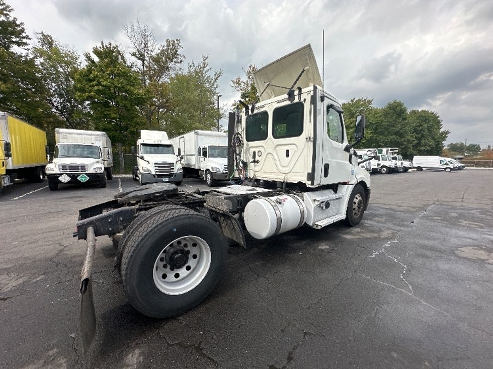 Day Cab Tractor-Heavy Duty Tractors-Freightliner-2020-T12642ST-Parsippany-NJ-517,231\n\t\tmiles-$ 30,250 - Image 7