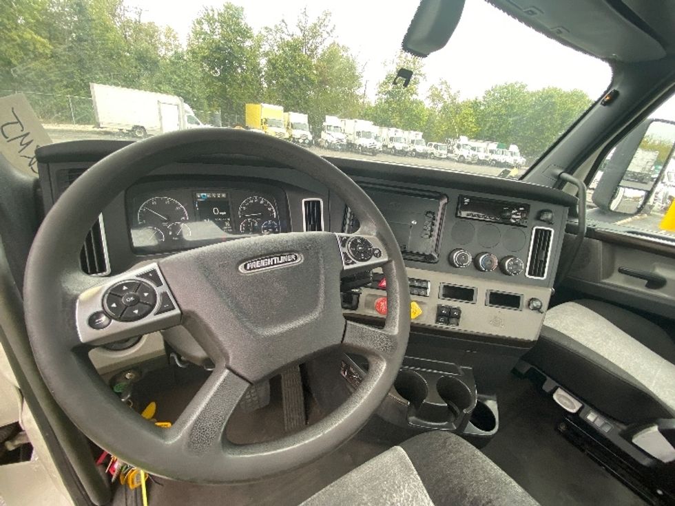 Day Cab Tractor-Heavy Duty Tractors-Freightliner-2020-T12642ST-Parsippany-NJ-519,070\n\t\tmiles-$ 30,000 - Image 11