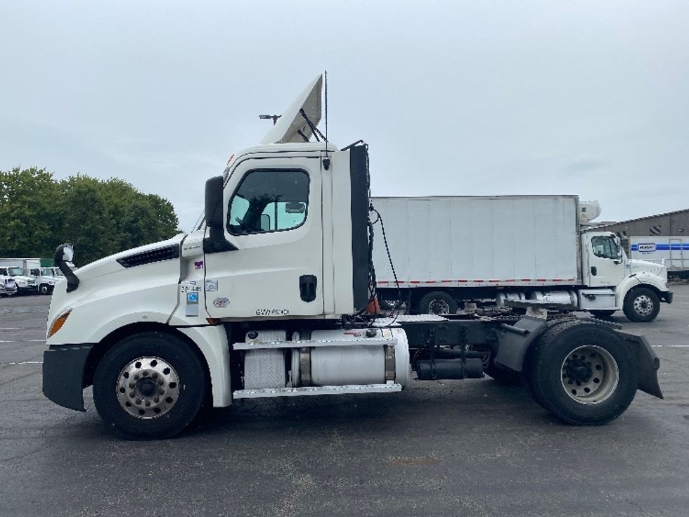 Day Cab Tractor-Heavy Duty Tractors-Freightliner-2020-T12642ST-Parsippany-NJ-519,070\n\t\tmiles-$ 30,000 - Image 4