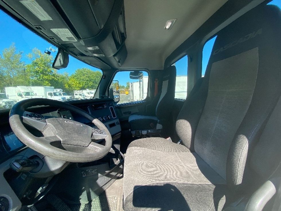 Day Cab Tractor-Heavy Duty Tractors-Freightliner-2020-T12642ST-Parsippany-NJ-524,301\n\t\tmiles-$ 29,750 - Image 10