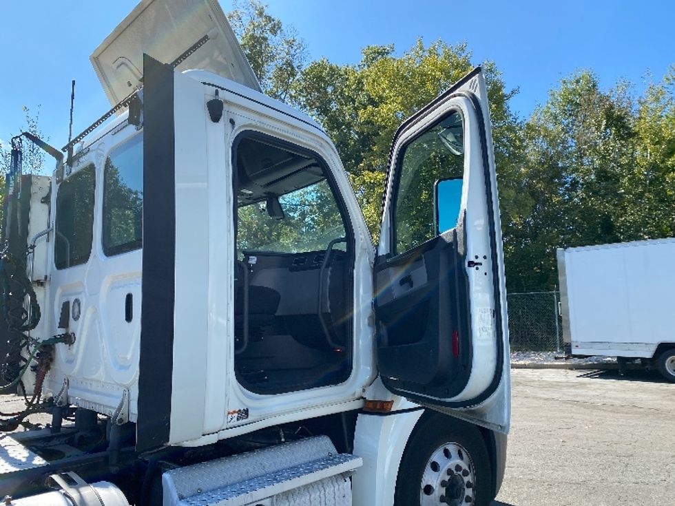 Day Cab Tractor-Heavy Duty Tractors-Freightliner-2020-T12642ST-Parsippany-NJ-524,301\n\t\tmiles-$ 29,750 - Image 12