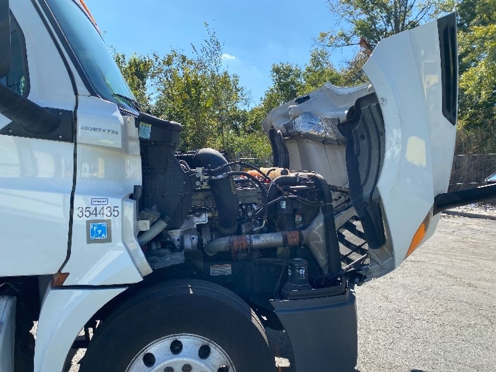 Day Cab Tractor-Heavy Duty Tractors-Freightliner-2020-T12642ST-Parsippany-NJ-524,301\n\t\tmiles-$ 29,750 - Image 15