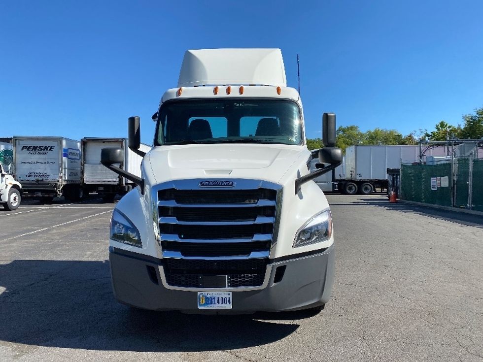 Day Cab Tractor-Heavy Duty Tractors-Freightliner-2020-T12642ST-Parsippany-NJ-524,301\n\t\tmiles-$ 29,750 - Image 2