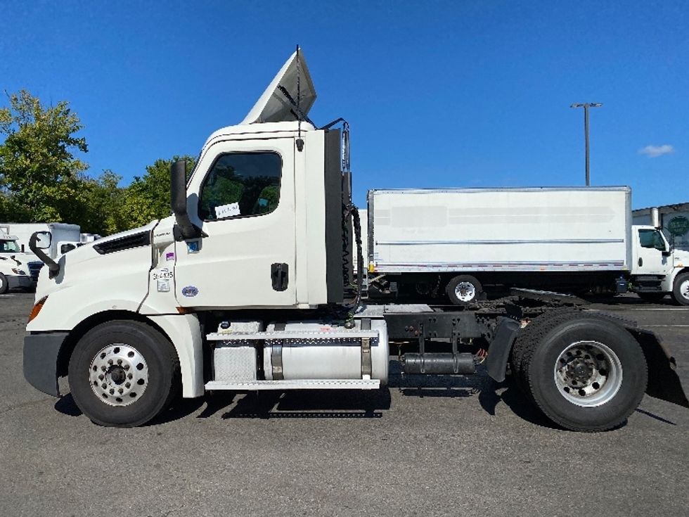 Day Cab Tractor-Heavy Duty Tractors-Freightliner-2020-T12642ST-Parsippany-NJ-524,301\n\t\tmiles-$ 29,750 - Image 4