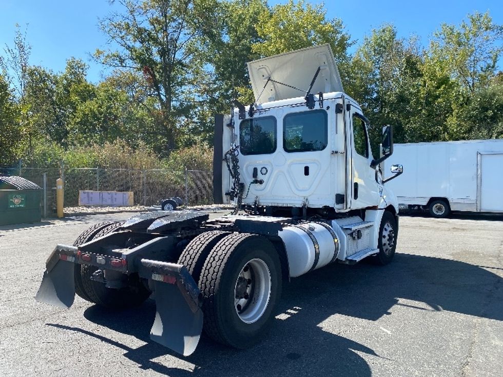 Day Cab Tractor-Heavy Duty Tractors-Freightliner-2020-T12642ST-Parsippany-NJ-524,301\n\t\tmiles-$ 29,750 - Image 7