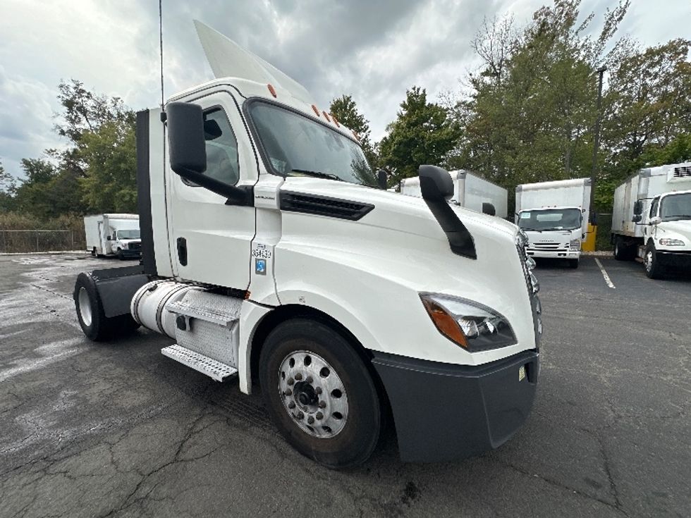 Day Cab Tractor-Heavy Duty Tractors-Freightliner-2020-T12642ST-Parsippany-NJ-537,415\n\t\tmiles-$ 28,750 - Image 1