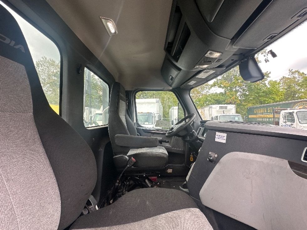 Day Cab Tractor-Heavy Duty Tractors-Freightliner-2020-T12642ST-Parsippany-NJ-537,415\n\t\tmiles-$ 28,750 - Image 14