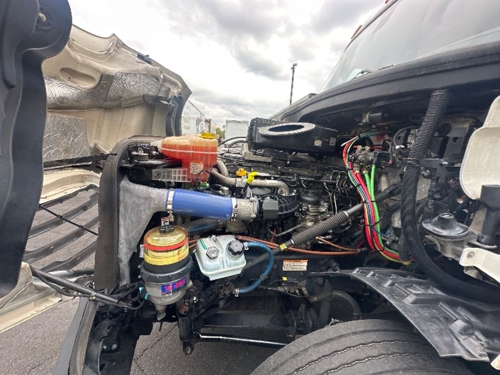 Day Cab Tractor-Heavy Duty Tractors-Freightliner-2020-T12642ST-Parsippany-NJ-537,415\n\t\tmiles-$ 28,750 - Image 16