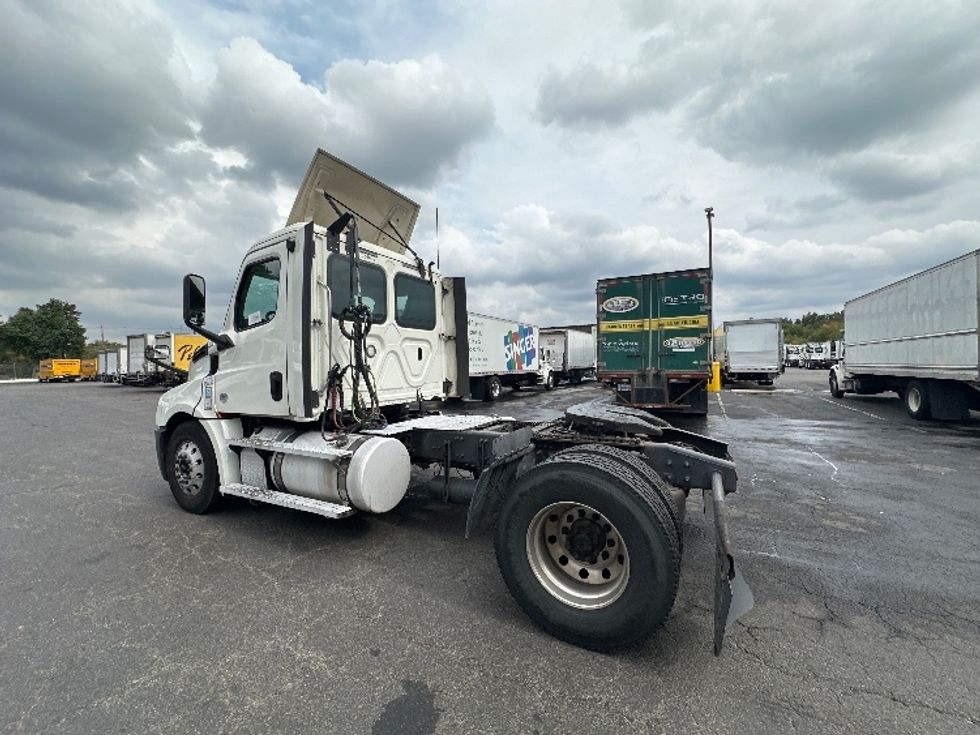 Day Cab Tractor-Heavy Duty Tractors-Freightliner-2020-T12642ST-Parsippany-NJ-537,415\n\t\tmiles-$ 28,750 - Image 5
