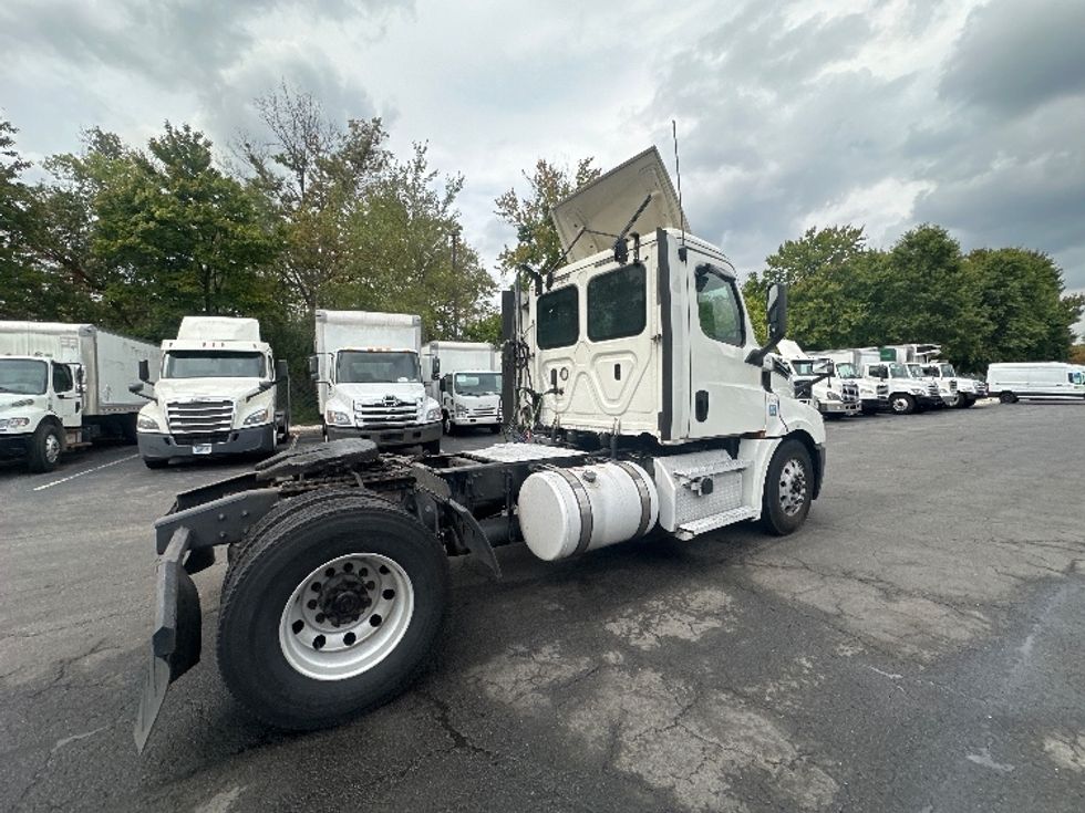 Day Cab Tractor-Heavy Duty Tractors-Freightliner-2020-T12642ST-Parsippany-NJ-537,415\n\t\tmiles-$ 28,750 - Image 7