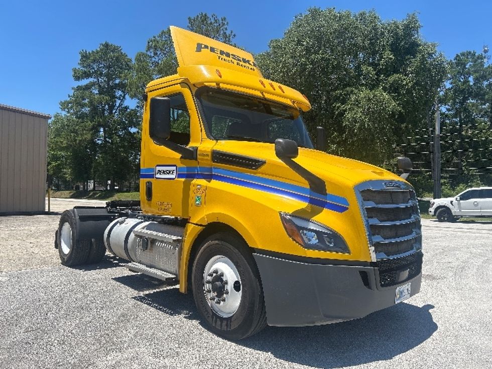 Day Cab Tractor-Heavy Duty Tractors-Freightliner-2020-T12642ST-Pensacola-FL-158,843\n\t\tmiles-$ 48,000 - Image 1