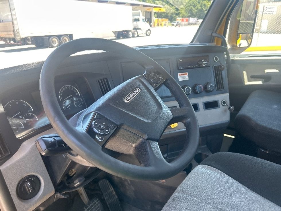 Day Cab Tractor-Heavy Duty Tractors-Freightliner-2020-T12642ST-Pensacola-FL-158,843\n\t\tmiles-$ 48,000 - Image 10