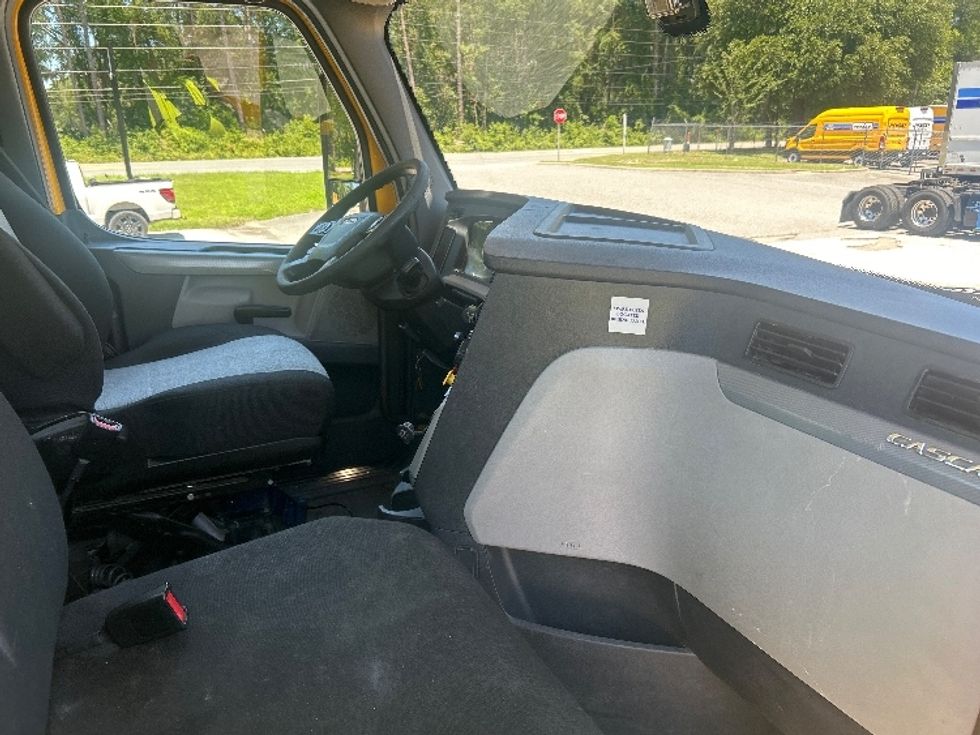 Day Cab Tractor-Heavy Duty Tractors-Freightliner-2020-T12642ST-Pensacola-FL-158,843\n\t\tmiles-$ 48,000 - Image 14
