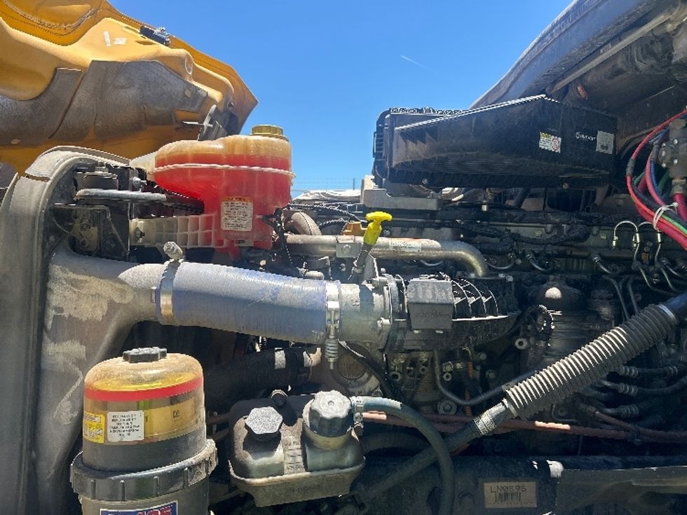 Day Cab Tractor-Heavy Duty Tractors-Freightliner-2020-T12642ST-Pensacola-FL-158,843\n\t\tmiles-$ 48,000 - Image 16