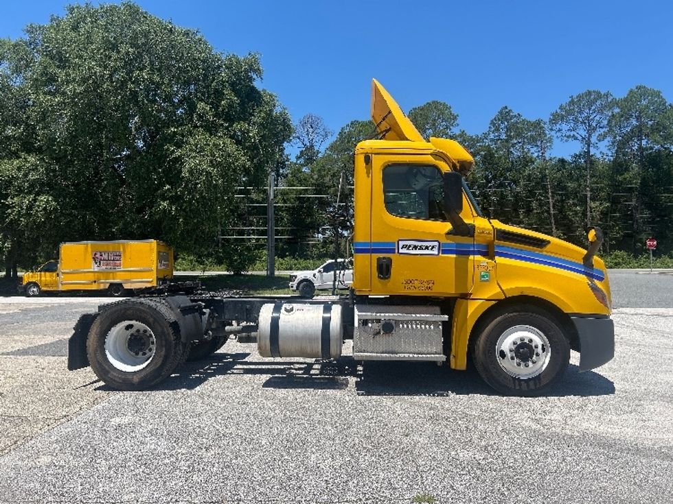 Day Cab Tractor-Heavy Duty Tractors-Freightliner-2020-T12642ST-Pensacola-FL-158,843\n\t\tmiles-$ 48,000 - Image 8