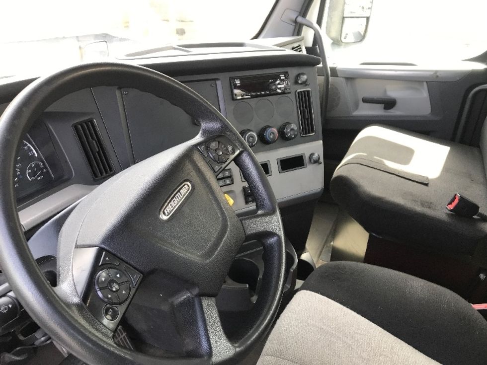 Day Cab Tractor-Heavy Duty Tractors-Freightliner-2020-T12642ST-Pensacola-FL-191,470\n\t\tmiles-$ 56,500 - Image 10