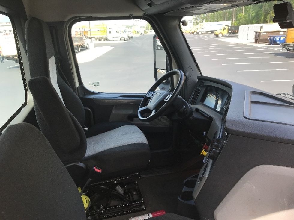 Day Cab Tractor-Heavy Duty Tractors-Freightliner-2020-T12642ST-Pensacola-FL-191,470\n\t\tmiles-$ 56,500 - Image 14