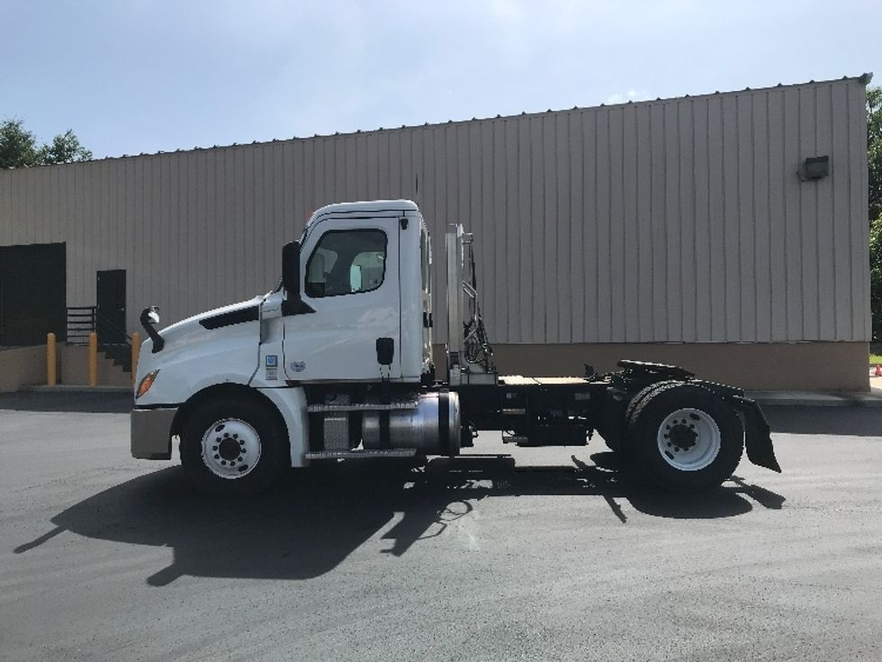 Day Cab Tractor-Heavy Duty Tractors-Freightliner-2020-T12642ST-Pensacola-FL-191,470\n\t\tmiles-$ 56,500 - Image 4