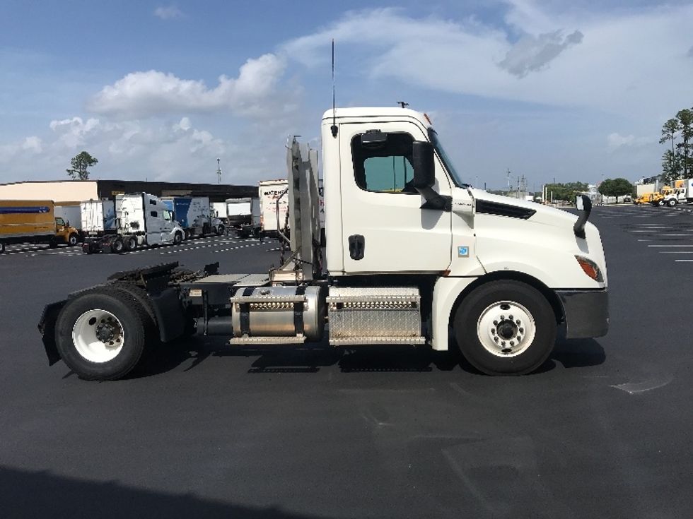 Day Cab Tractor-Heavy Duty Tractors-Freightliner-2020-T12642ST-Pensacola-FL-191,470\n\t\tmiles-$ 56,500 - Image 8