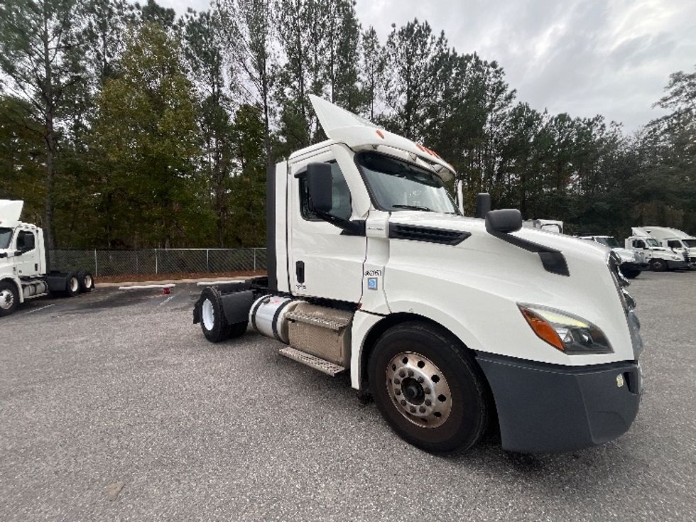 Day Cab Tractor-Heavy Duty Tractors-Freightliner-2020-T12642ST-Pensacola-FL-352,429\n\t\tmiles-$ 44,750 - Image 1