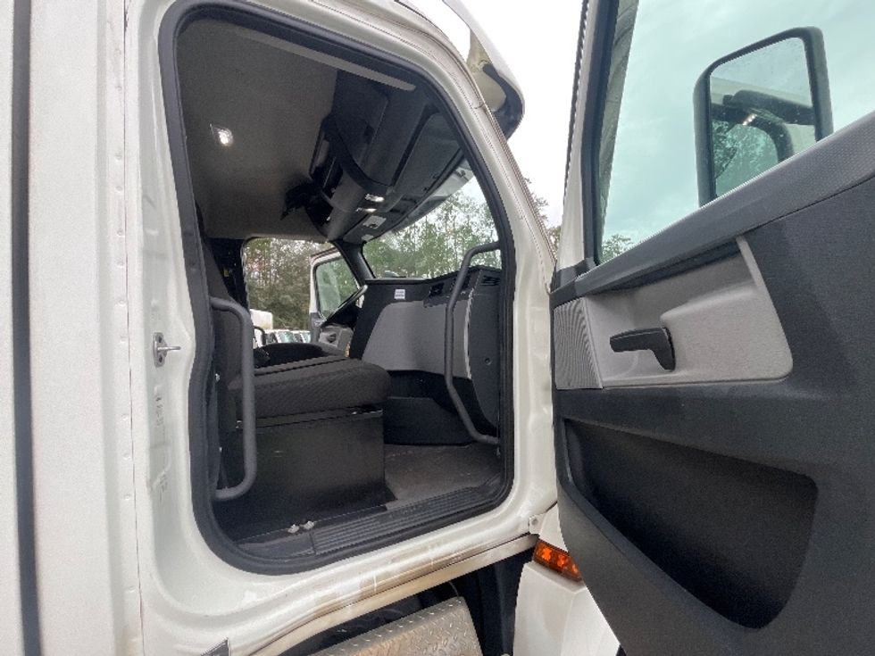 Day Cab Tractor-Heavy Duty Tractors-Freightliner-2020-T12642ST-Pensacola-FL-352,429\n\t\tmiles-$ 44,750 - Image 12