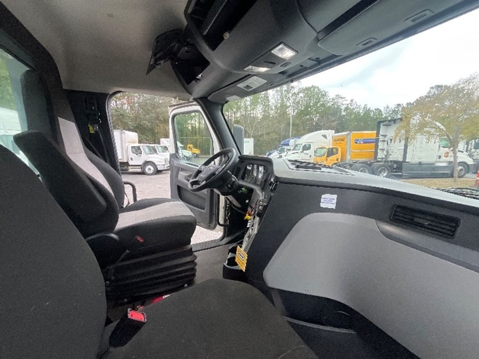 Day Cab Tractor-Heavy Duty Tractors-Freightliner-2020-T12642ST-Pensacola-FL-352,429\n\t\tmiles-$ 44,750 - Image 14