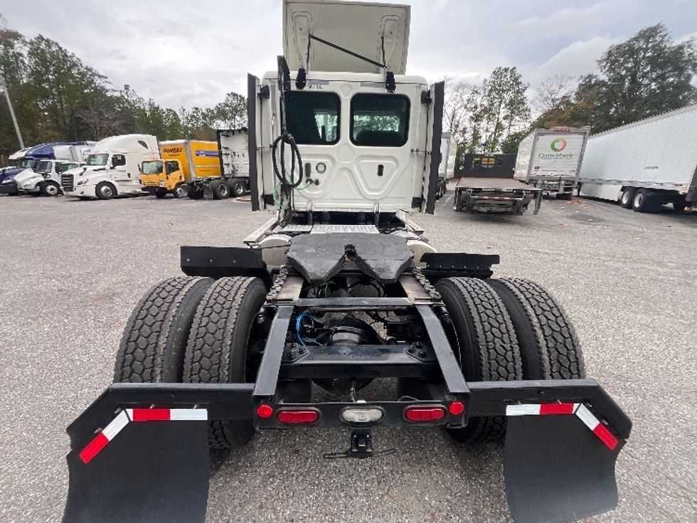 Day Cab Tractor-Heavy Duty Tractors-Freightliner-2020-T12642ST-Pensacola-FL-352,429\n\t\tmiles-$ 44,750 - Image 6