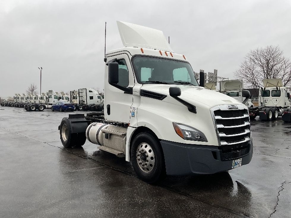 Day Cab Tractor-Heavy Duty Tractors-Freightliner-2020-T12642ST-Perrysburg-OH-502,131\n\t\tmiles-$ 31,000 - Image 1