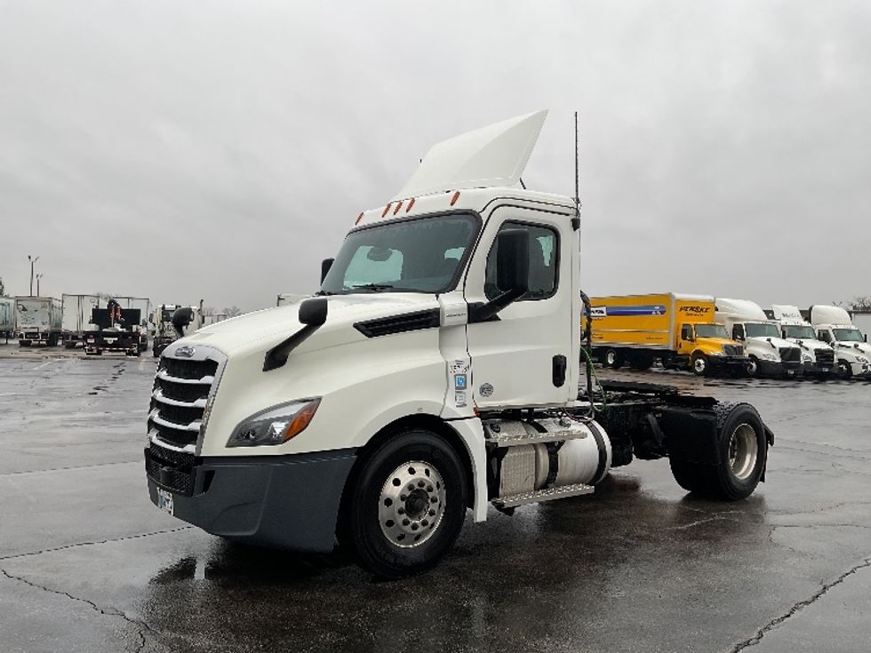 Day Cab Tractor-Heavy Duty Tractors-Freightliner-2020-T12642ST-Perrysburg-OH-502,131\n\t\tmiles-$ 31,000 - Image 3