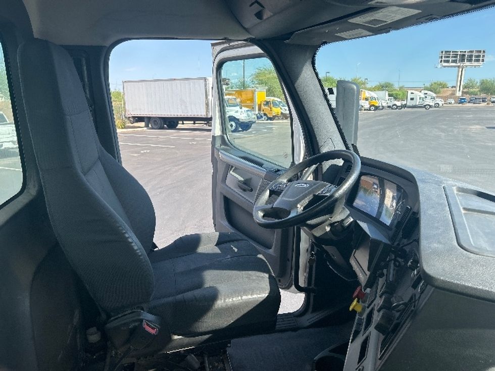 Day Cab Tractor-Heavy Duty Tractors-Freightliner-2020-T12642ST-Phoenix-AZ-159,002\n\t\tmiles-$ 55,500 - Image 14