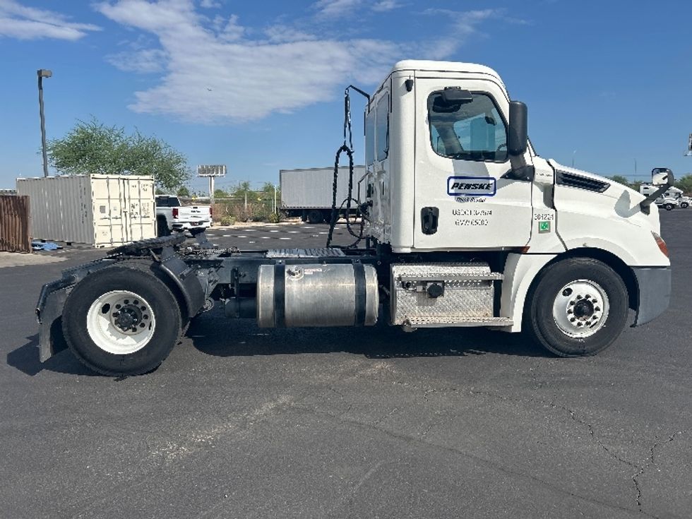 Day Cab Tractor-Heavy Duty Tractors-Freightliner-2020-T12642ST-Phoenix-AZ-159,002\n\t\tmiles-$ 55,500 - Image 8