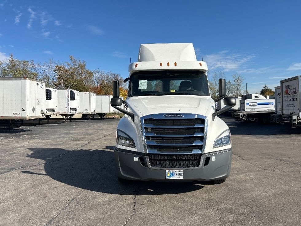 Day Cab Tractor-Heavy Duty Tractors-Freightliner-2020-T12642ST-Piqua-OH-224,993\n\t\tmiles-$ 44,500 - Image 2