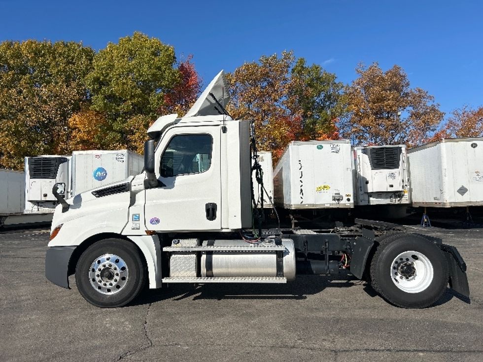 Day Cab Tractor-Heavy Duty Tractors-Freightliner-2020-T12642ST-Piqua-OH-224,993\n\t\tmiles-$ 44,500 - Image 4
