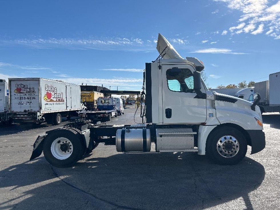 Day Cab Tractor-Heavy Duty Tractors-Freightliner-2020-T12642ST-Piqua-OH-224,993\n\t\tmiles-$ 44,500 - Image 8
