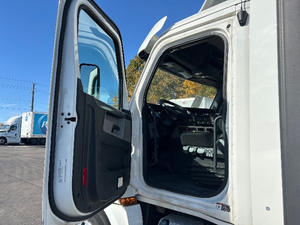 Day Cab Tractor-Heavy Duty Tractors-Freightliner-2020-T12642ST-Piqua-OH-224,993\n\t\tmiles-$ 44,500 - Image 9