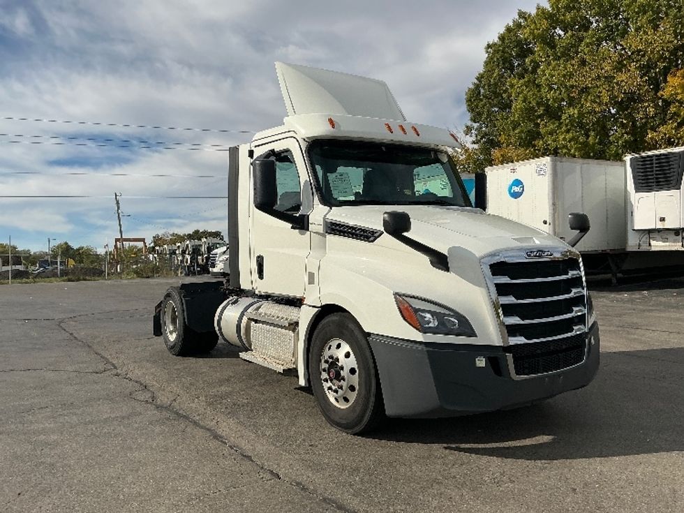 Day Cab Tractor-Heavy Duty Tractors-Freightliner-2020-T12642ST-Piqua-OH-260,186\n\t\tmiles-$ 43,000 - Image 1