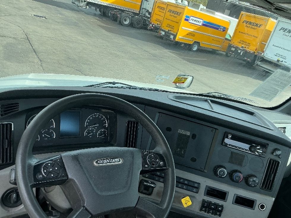 Day Cab Tractor-Heavy Duty Tractors-Freightliner-2020-T12642ST-Piqua-OH-260,186\n\t\tmiles-$ 43,000 - Image 11