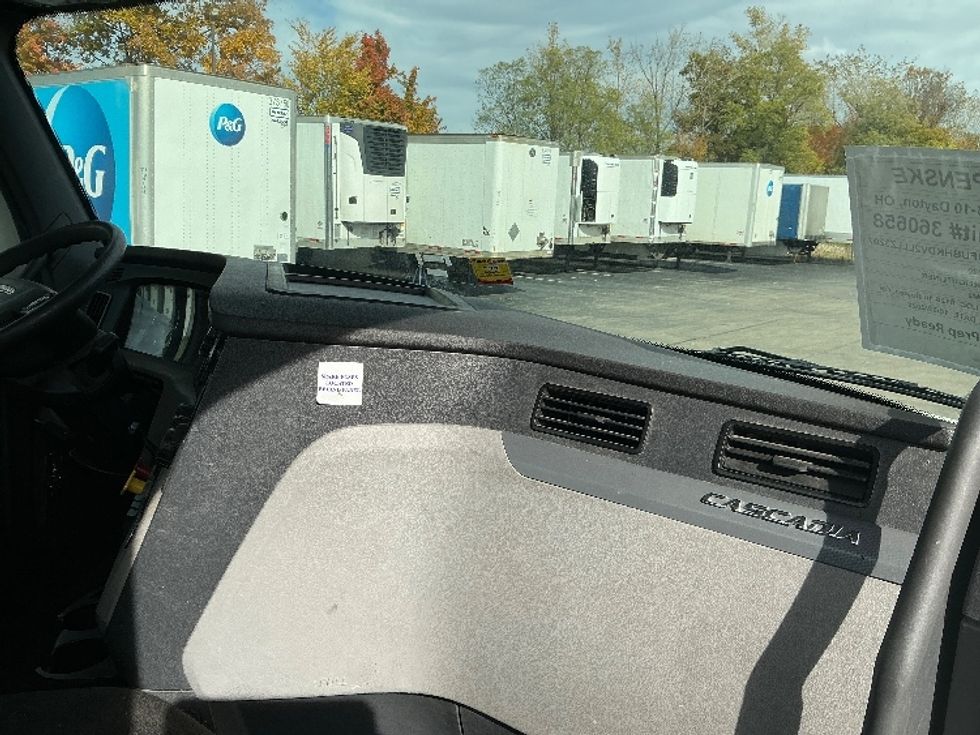 Day Cab Tractor-Heavy Duty Tractors-Freightliner-2020-T12642ST-Piqua-OH-260,186\n\t\tmiles-$ 43,000 - Image 13