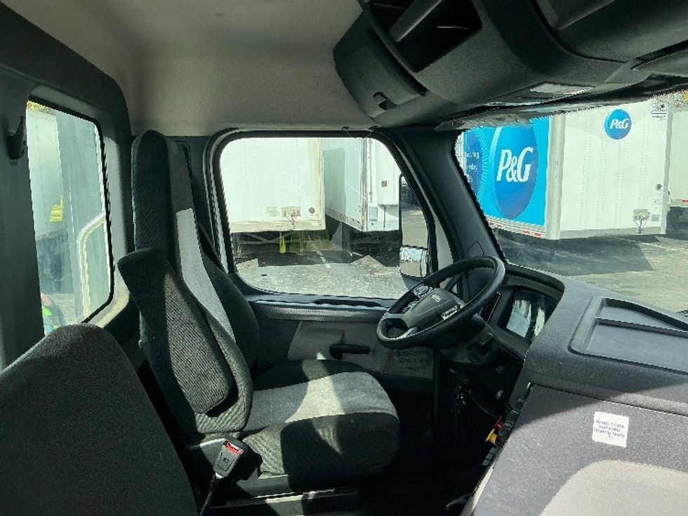 Day Cab Tractor-Heavy Duty Tractors-Freightliner-2020-T12642ST-Piqua-OH-260,186\n\t\tmiles-$ 43,000 - Image 14