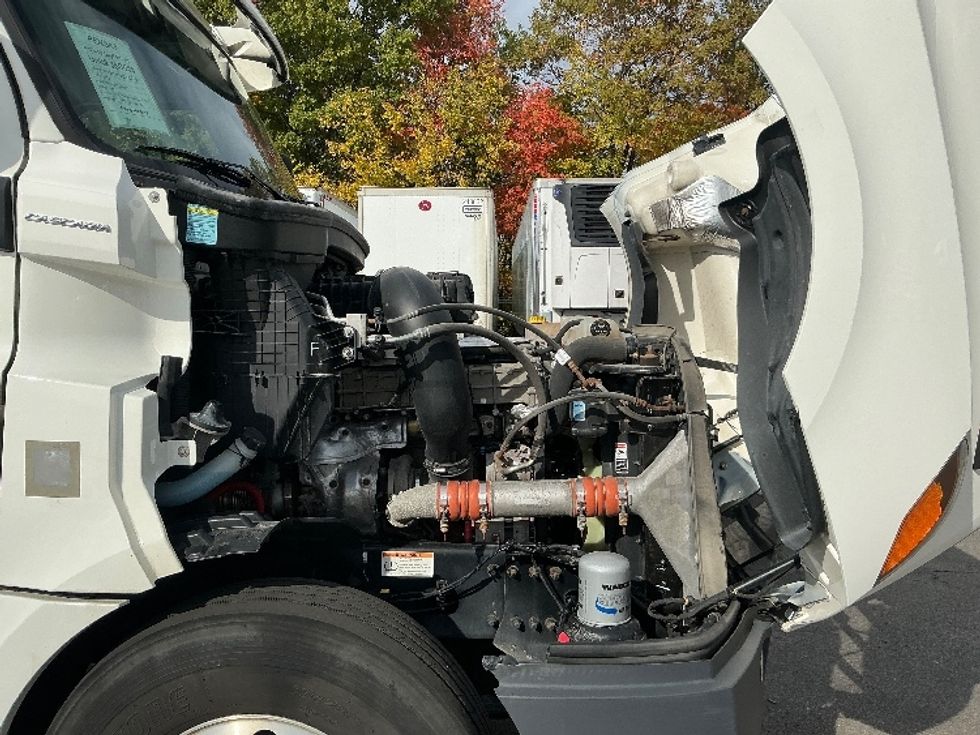 Day Cab Tractor-Heavy Duty Tractors-Freightliner-2020-T12642ST-Piqua-OH-260,186\n\t\tmiles-$ 43,000 - Image 15