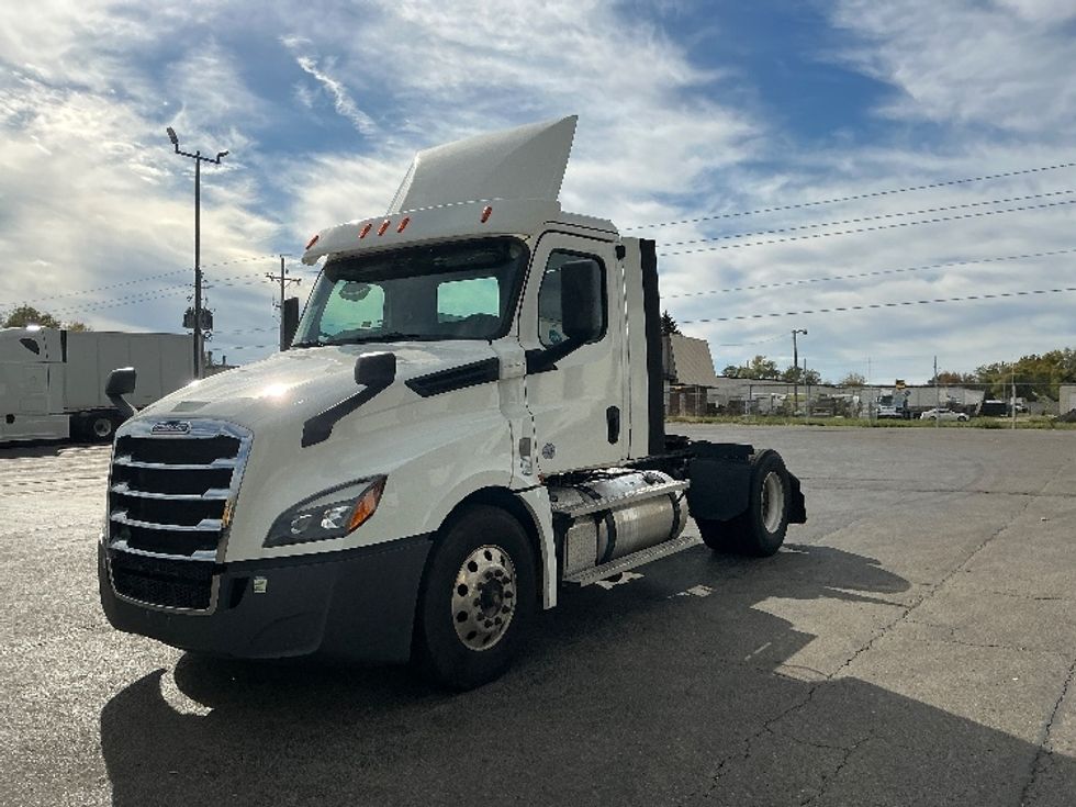 Day Cab Tractor-Heavy Duty Tractors-Freightliner-2020-T12642ST-Piqua-OH-260,186\n\t\tmiles-$ 43,000 - Image 3