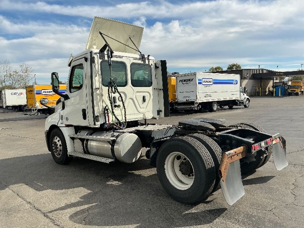 Day Cab Tractor-Heavy Duty Tractors-Freightliner-2020-T12642ST-Piqua-OH-260,186\n\t\tmiles-$ 43,000 - Image 5
