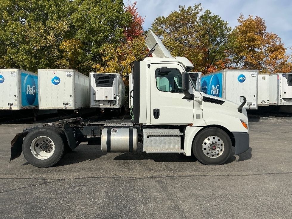 Day Cab Tractor-Heavy Duty Tractors-Freightliner-2020-T12642ST-Piqua-OH-260,186\n\t\tmiles-$ 43,000 - Image 8